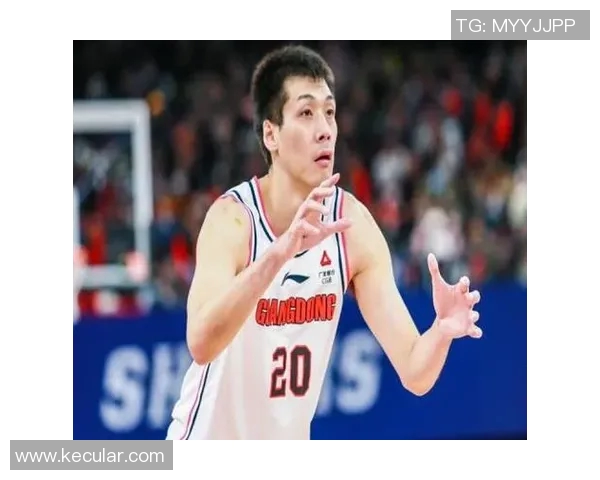 任骏飞领衔广东队奋战CBA赛季展现卓越球技与团队精神